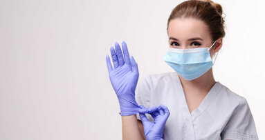 Учени тестват сигурността на хирургичните маски