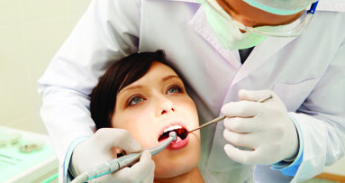 Medicii dentisti care efectueaza interventii chirurgicale trebuie sa ceara acordul scris al pacientului