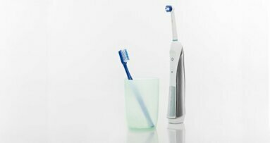 長期的研究で電動歯ブラシの優位性が示される