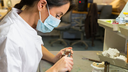 AVZ fordert Meisterpflicht auch im Zahnlabor von MVZ