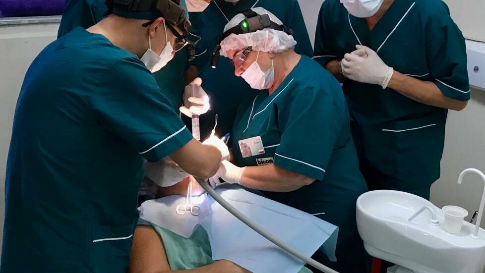 Praktyczny kursy implantologiczny z chirurgią na żywo
