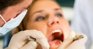 ‘Handtastelijke’ tandarts geschorst