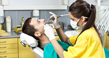 Kako izbijeliti zube ispod ortodontskih bravica?