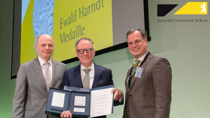 Dr. Koschorrek erhält Ewald-Harndt-Medaille 2018