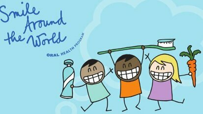 「スマイル・アラウンド・ザ・ワールド」の口腔保健教育を絶賛。この一年の成功事例