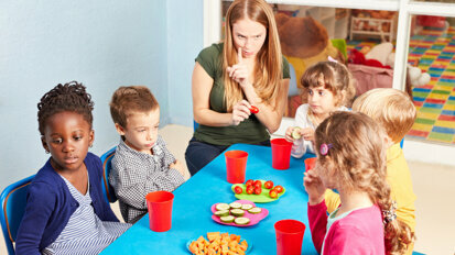 Teachers crucial to development of healthy eating habits, study finds
