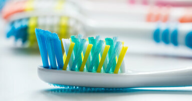 Welche Zahnbürstenfarbe liegt im Trend?