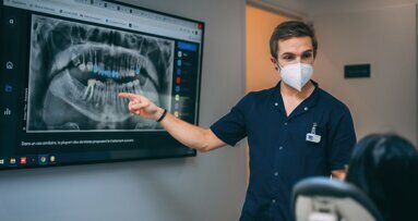 Artificial intelligence for dentists―improving patient and practitioner experience