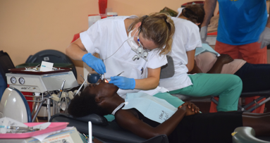 Misiones dentales en el Caribe de DIANO