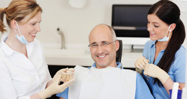 Patienten geben Top-Noten für Behandlungsqualität von Zahnärzten
