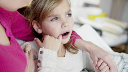 Children with tooth ache see pharmacist or emergency doctor rather than dentist