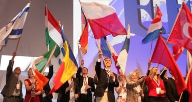 Пародонтални експерти  от Европа „развяха флагове“  на специален конгрес във Виена