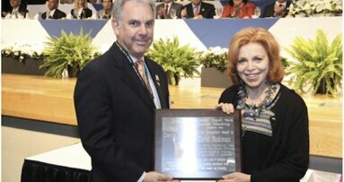 Carol Rudman Received  2011 Greater New York Dental Meeting Award
